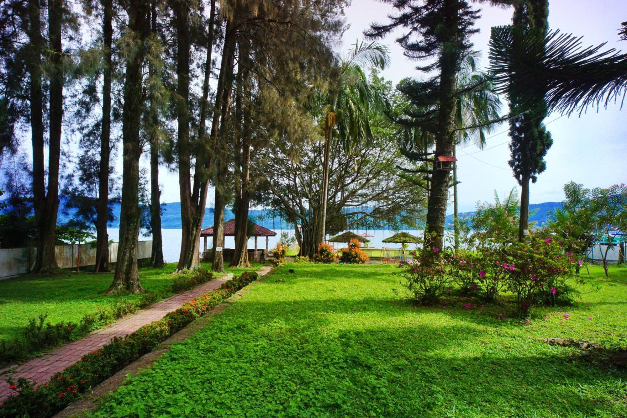 Hotel Pandu Lakeside Tuktuk Exterior foto