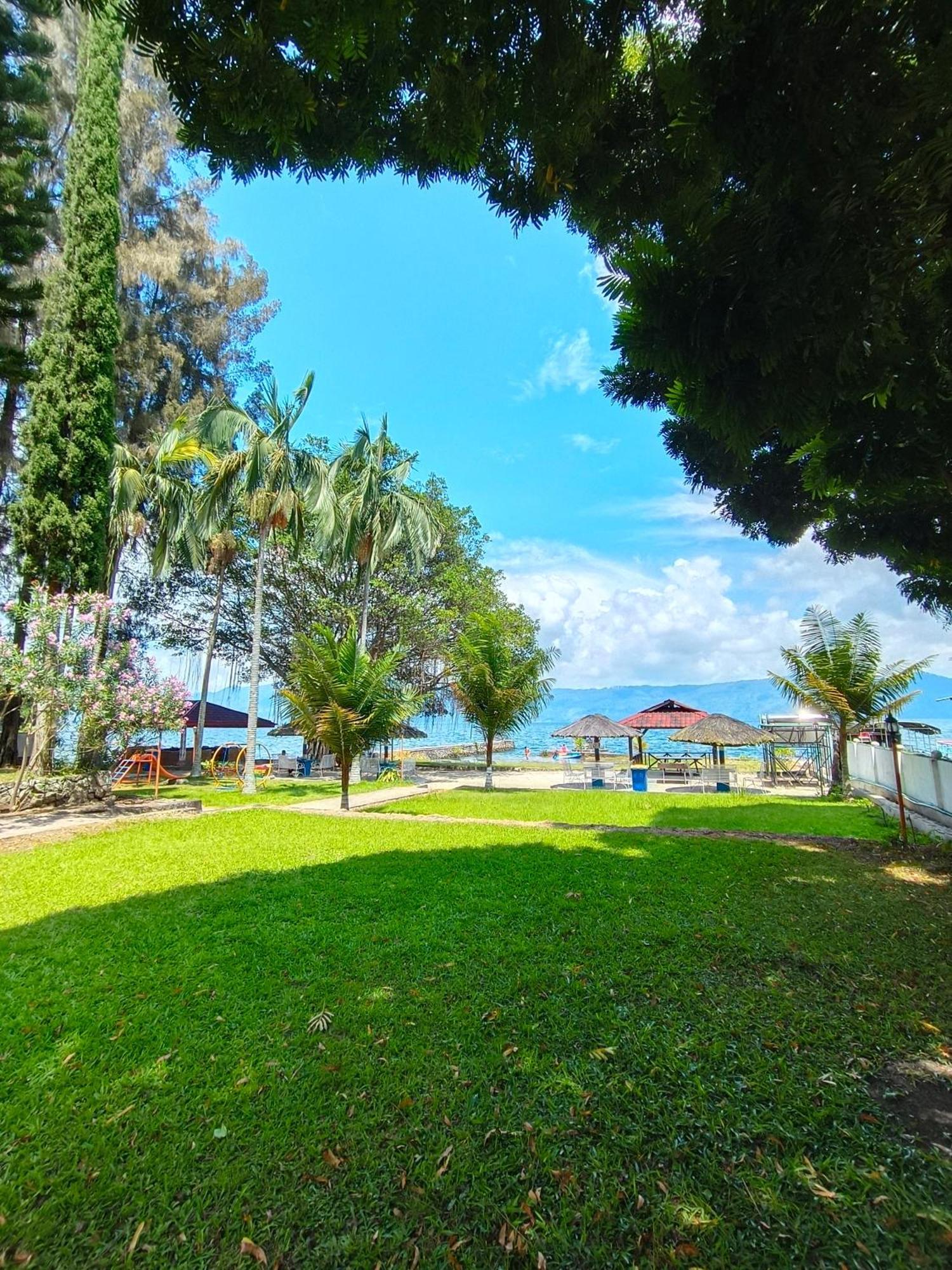 Hotel Pandu Lakeside Tuktuk Exterior foto